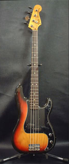 Fender_Precision Bass USA (SB)

(BLACK PICKGUARD)